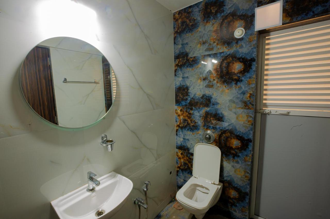 Covie Kharghar 200 Hostel Navi Mumbai Ngoại thất bức ảnh